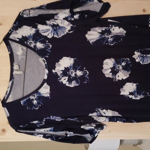 Womens size 18 / 20W open sleeve blouse